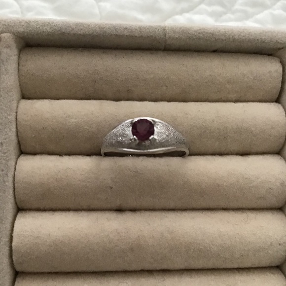Sterling Silver Ring with Garnet Setting - Picture 6 of 10